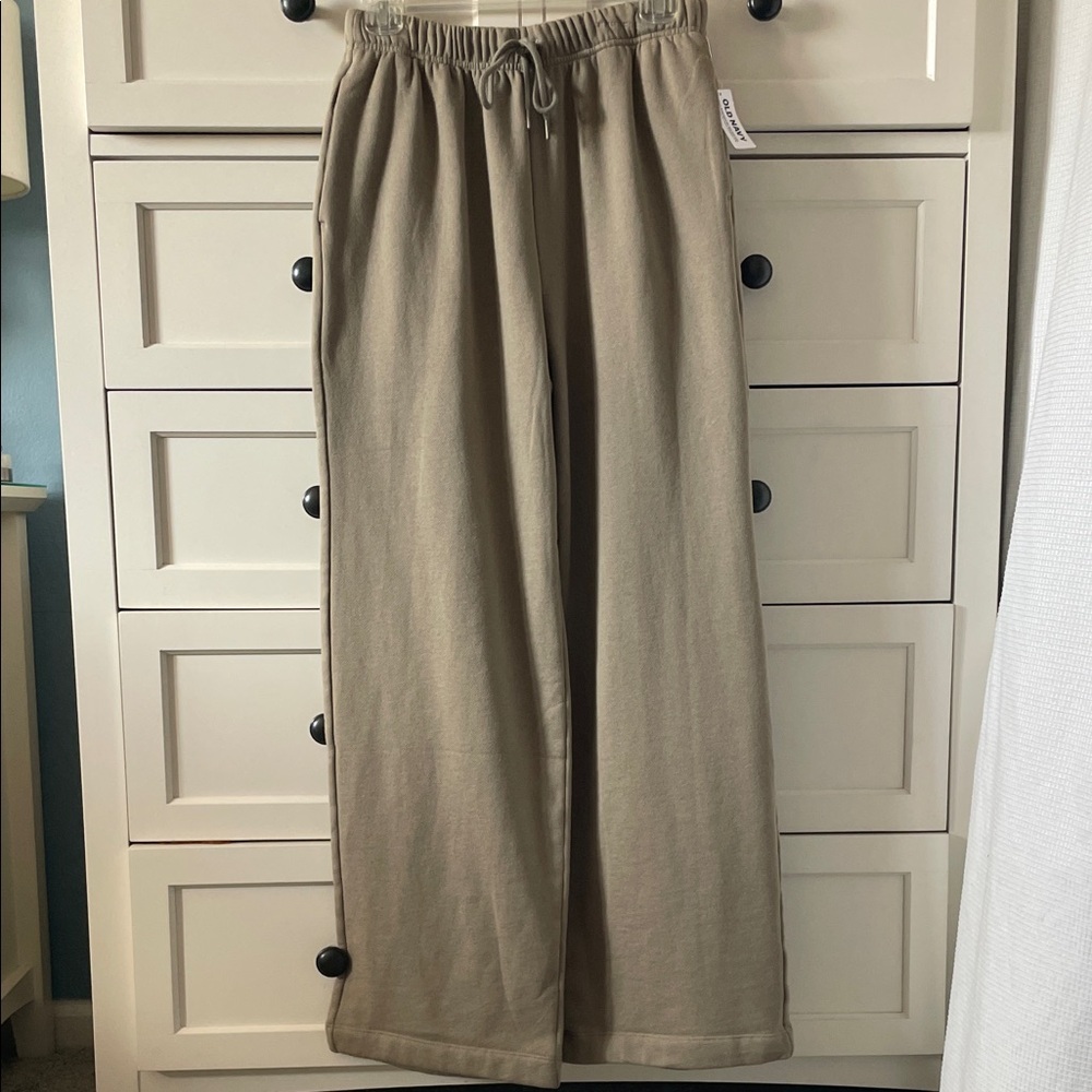 NWT Old Navy Wide Leg Sweatpants Taupe Neutral Lounge Athleisure Comfy Joggers